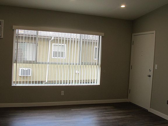 2nd image of 1005 E Doran St APT M