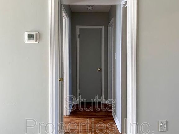 3rd image of 1975 Darby Dr APT A-3