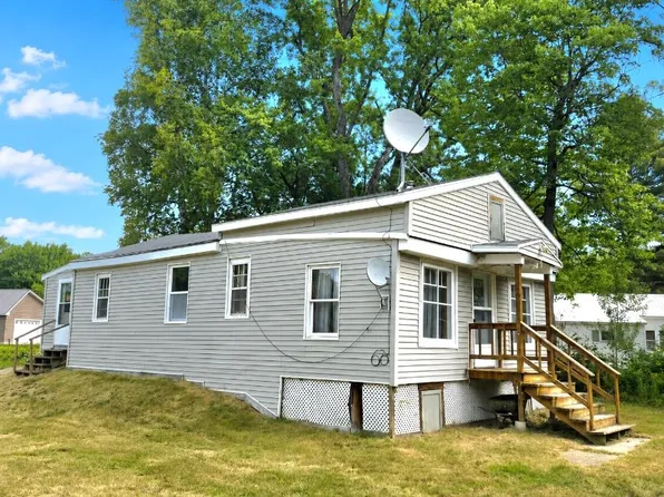 24 Braggs Bay Road, Errol, NH 03579