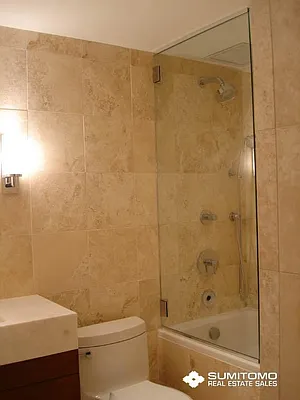 Rented by Sumitomo Real Estate Sales | media 18