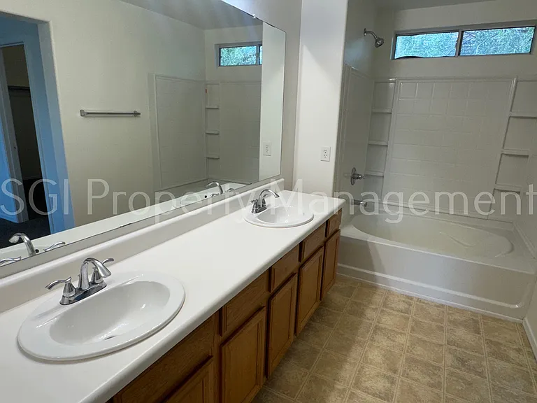 4113 W Irwin Ave — Photo 13