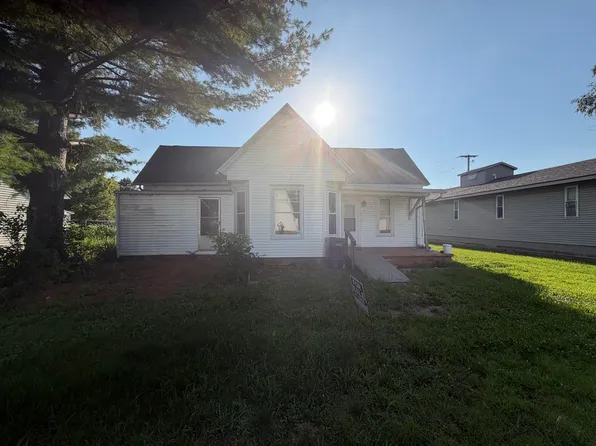 207 S Railroad St, Lovington, IL 61937