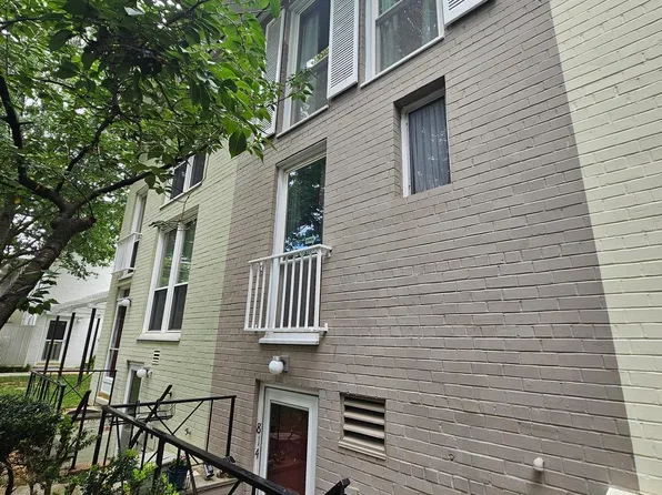 814 3rd St SW #214, Washington, DC 20024