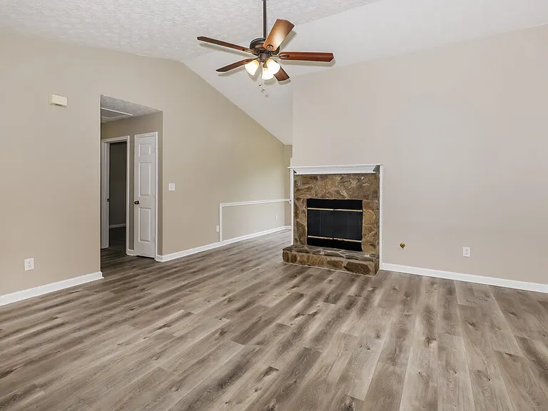 248 Fern Ct — Photo 3