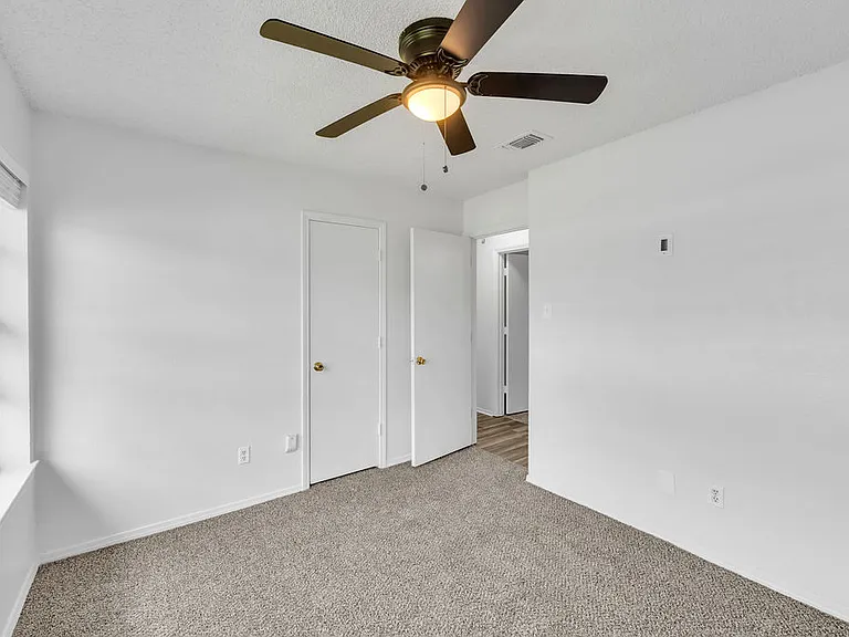 608 Rancho Dr — Photo 16