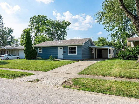 3rd image of 1020 Holly Dr