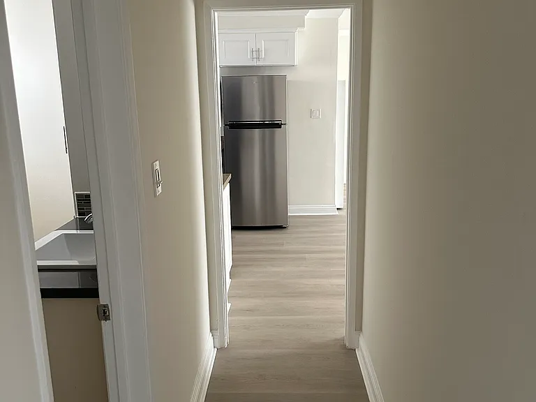 416 N Broadway — Photo 11
