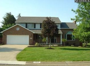 6057 Sandy Ridge Cir NW, North Canton, OH 44720