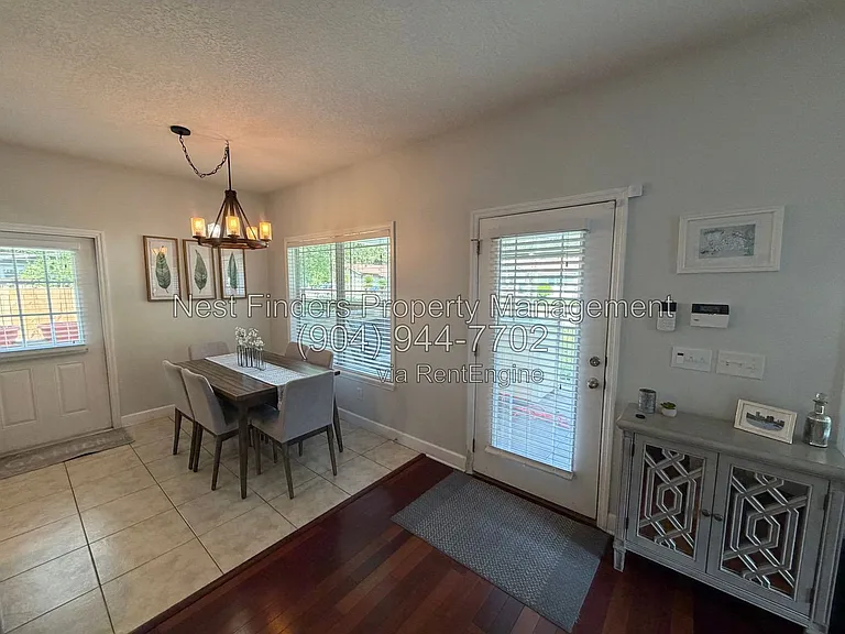 3886 Walsh St — Photo 4