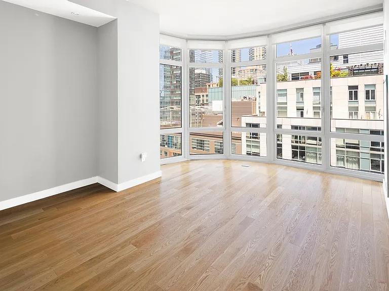 555 W 59th St #10B — Photo 9