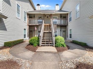 501 E Lake Cir, Chesapeake, VA 23322
