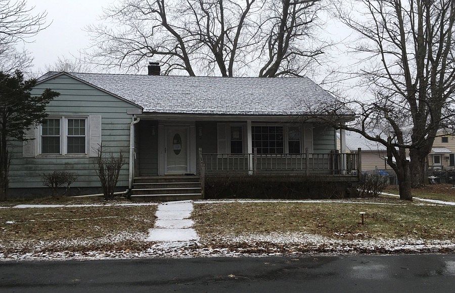 1st image of 4 Madeline Ln