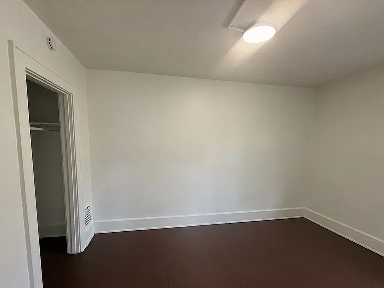 724 S Linden Ave — Photo 9
