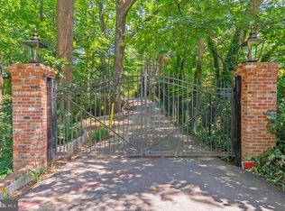 4019 N Randolph St, Arlington, VA 22207