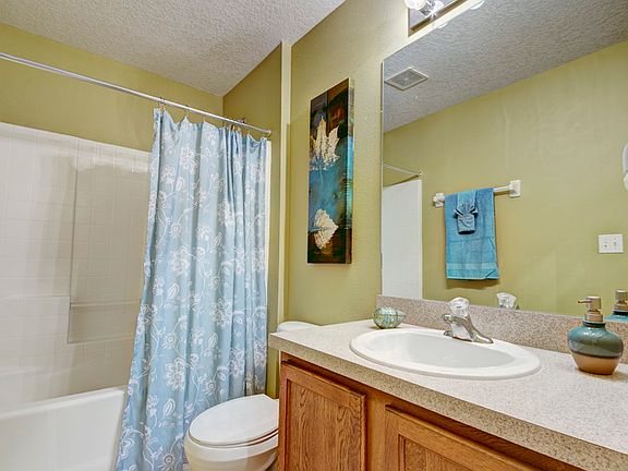 3rd image of 1063 Bluegrass Dr