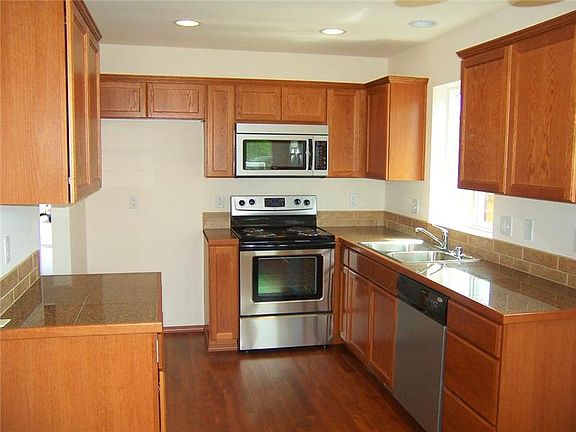 5th image of 1229 E Marine View Dr
