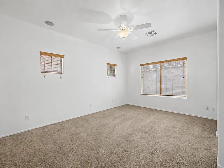 2050 N Arbor Ln — Photo 30