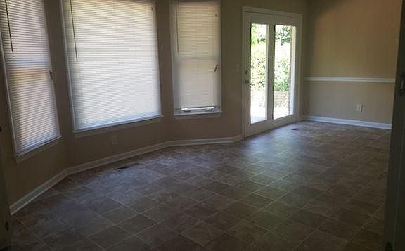 3rd image of 784 Flinn Dr