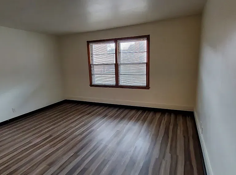 333 W 17th St #1 — Photo 2