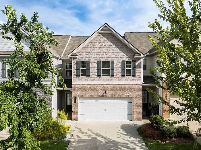 4 bed, 2.5 bath, 1700 sqft, $2,045 — Photo 1