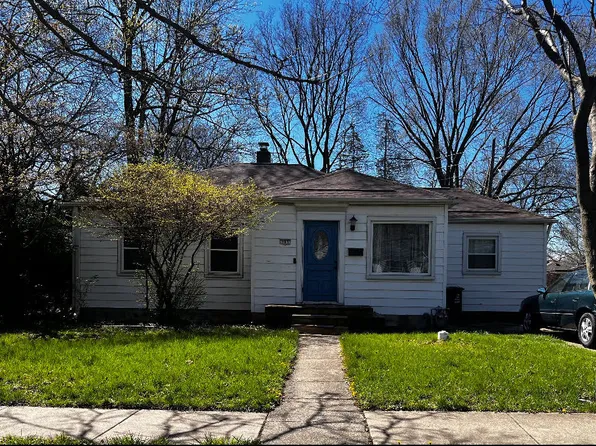 703 E Fairlawn Dr, Urbana, IL 61801