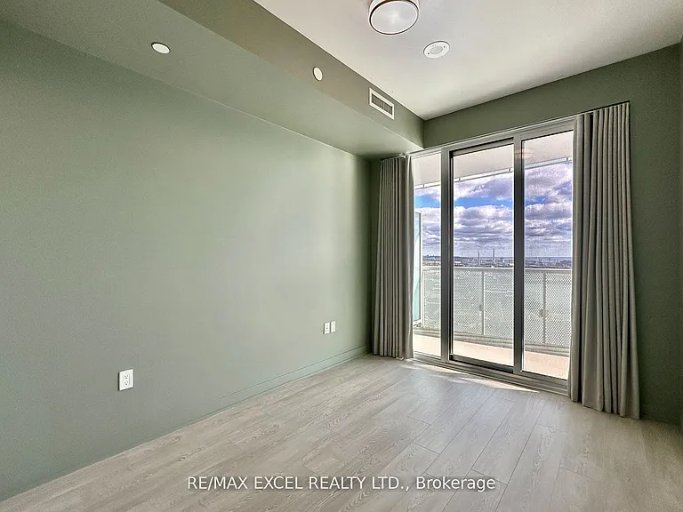 15 Queens Quay E #3101 — Photo 19