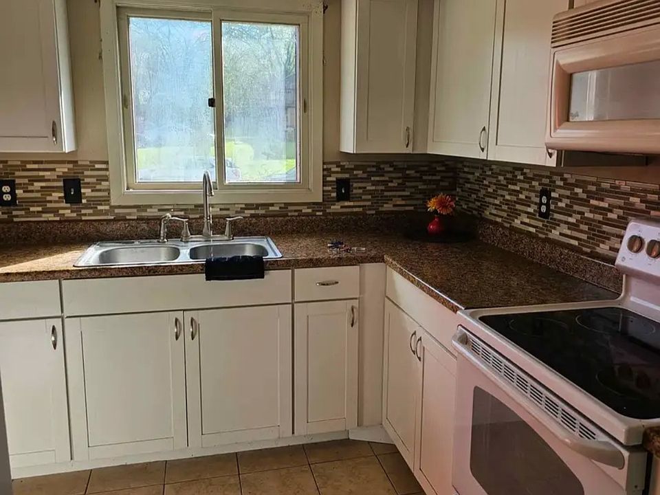 1st image of 3034 Jacqueline Dr