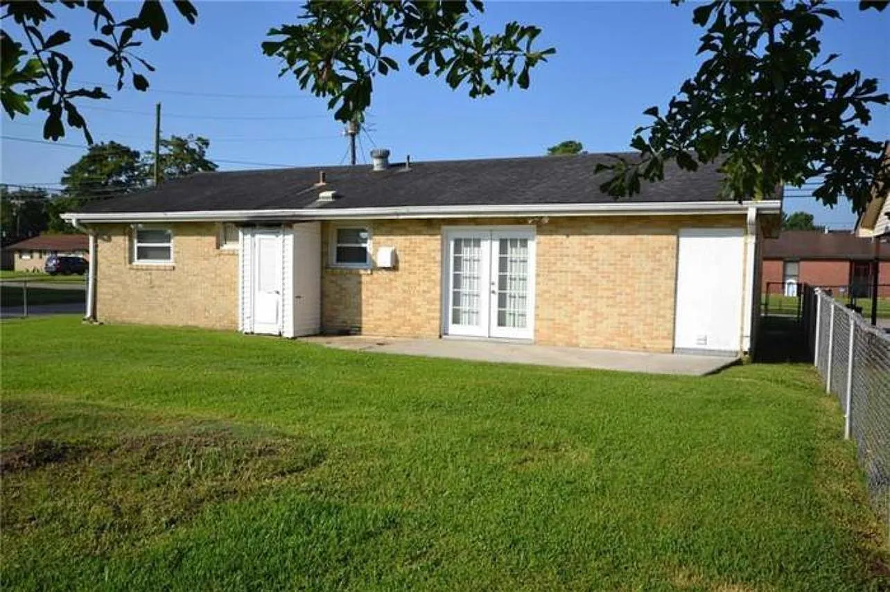 17 Dolores Dr — Photo 3