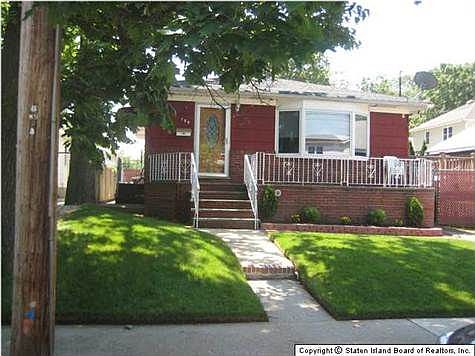 1st image of 104 Leverett Ave