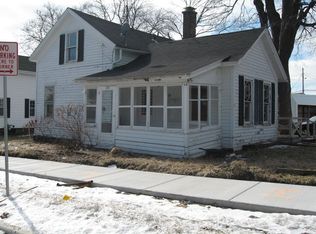 195 Martin St, Sharon, WI 53585