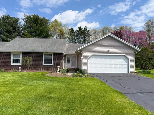 52078 Contour Pl, South Bend, IN 46637