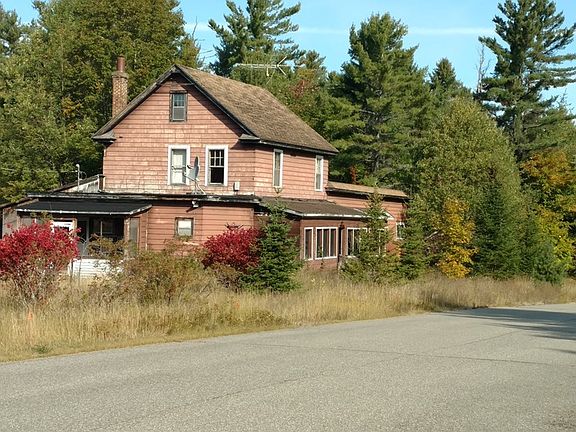 2nd image of 39 Pine Grove Ln