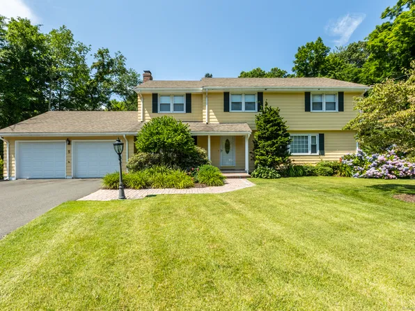 5 Garwood Lane, West Hartford, CT 06117