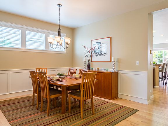 5th image of 1538 24th Ave NE
