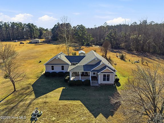 2nd image of 1075 Wandering Way NE