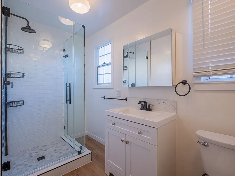 108 Broadway Residences — Photo 7