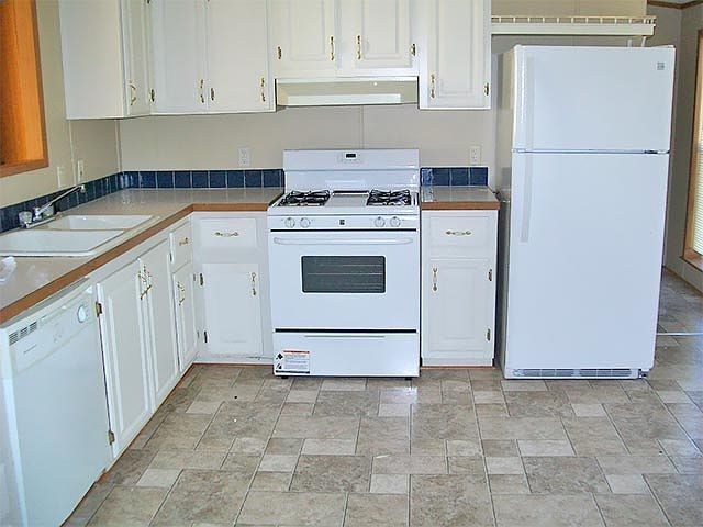 2nd image of 142 Carmell St