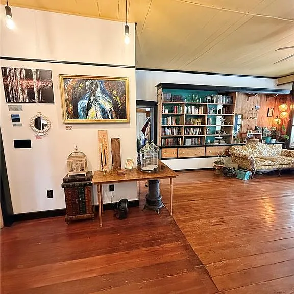 301 W Laurel St — Photo 11