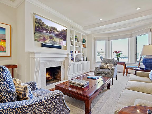 2nd image of 2111 Hyde St #401