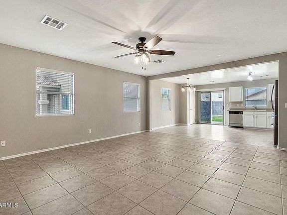 4th image of 2210 E CASPIAN Way