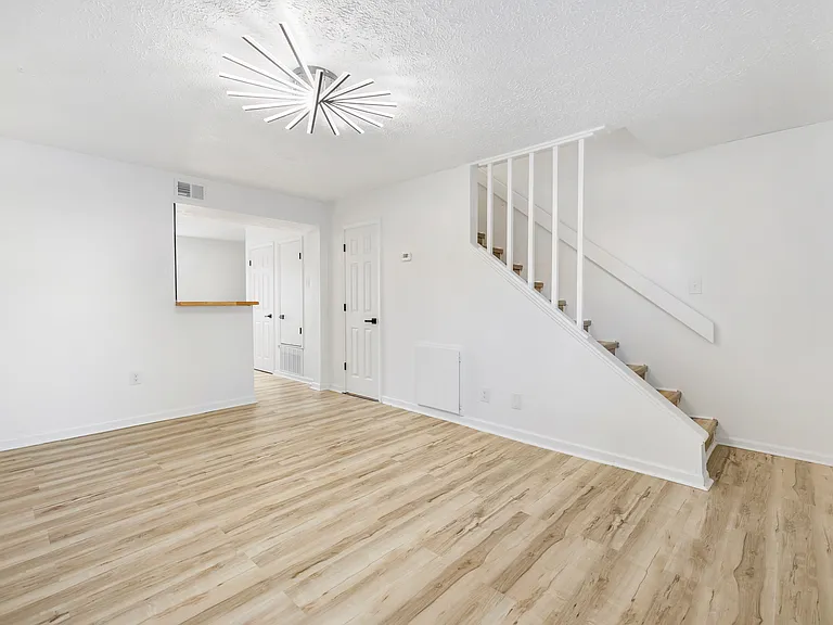 120 Woodhouse Ln #A — Photo 1