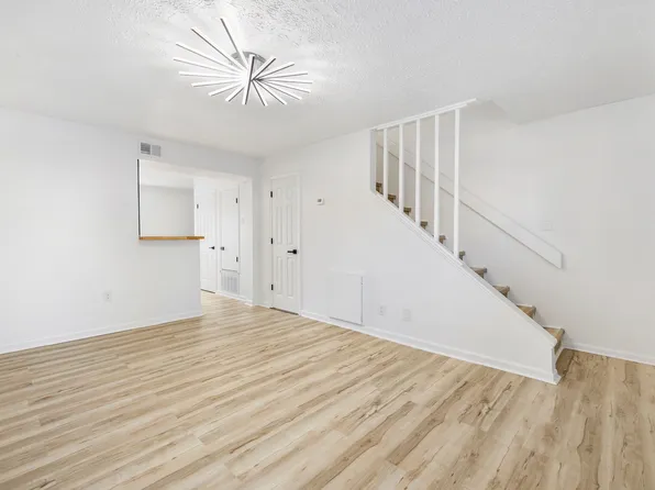 120 Woodhouse Ln #A, Savannah, GA 31406