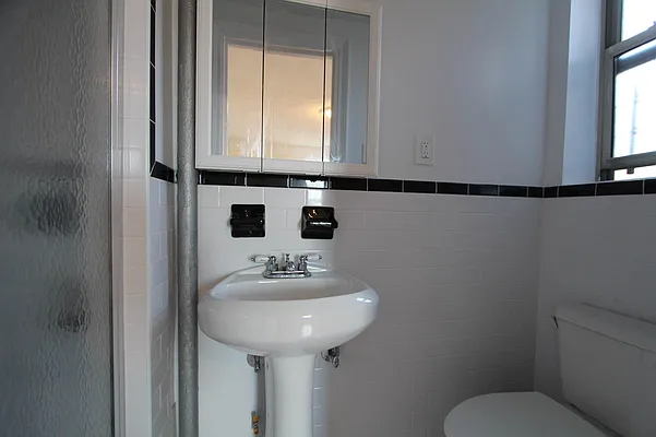 Rented by Contact Realty | media 16