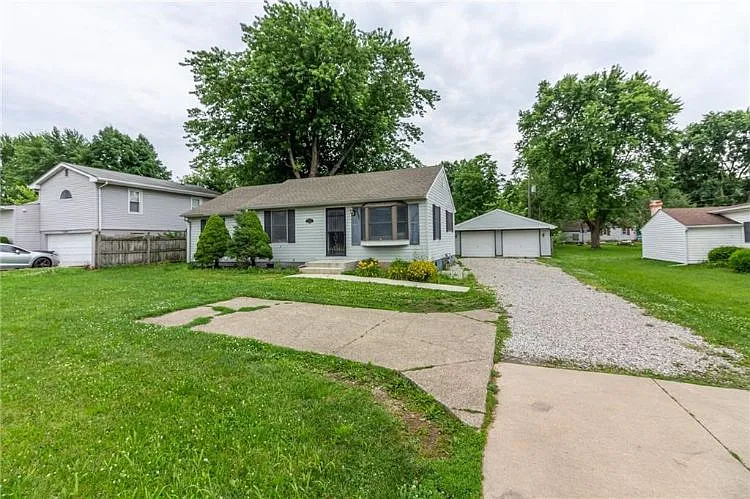 4713 W Smith Valley Rd photo 1