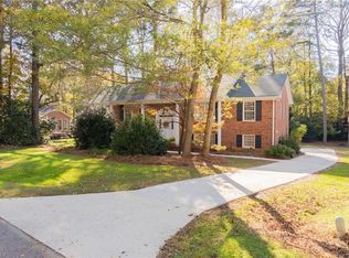 4004 Coltswood Dr, Greensboro, NC 27406