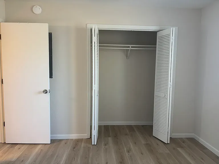 2329 Barcelona Ct — Photo 10