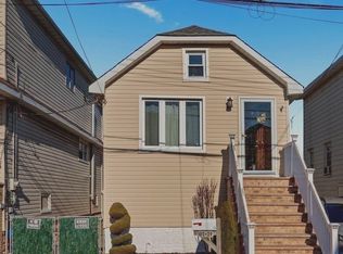 10229 Davenport Ct, Jamaica, NY 11414