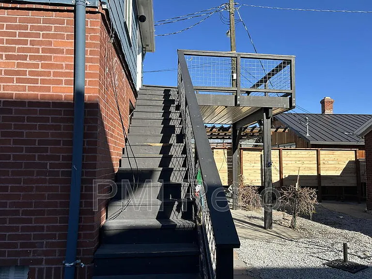 251 E Arroyo St #B — Photo 2