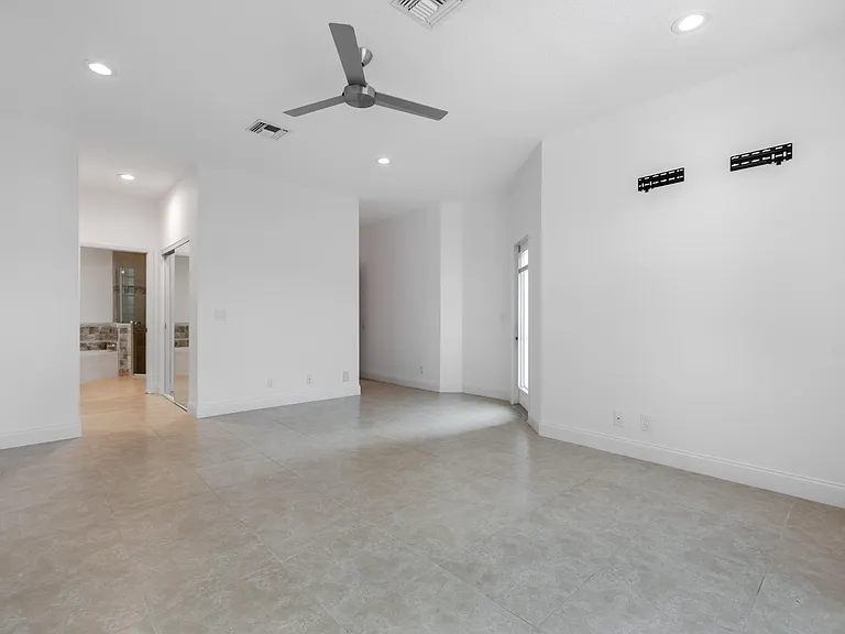 23390 Torre Cir — Photo 28