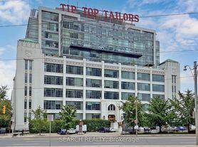 637 SW Lake Shore Blvd W